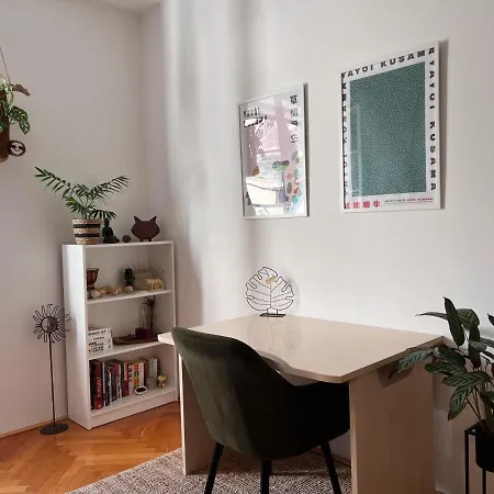 Cozy Bohemian 2 Mins From The Beach *