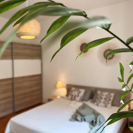 Cozy Bohemian 2 Mins From The Beach شقة