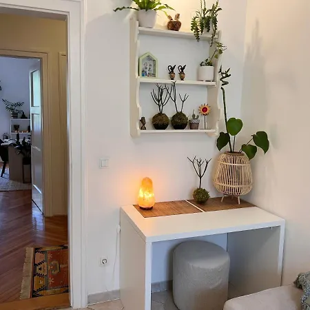 Cozy Bohemian 2 Mins From The Beach Apartment